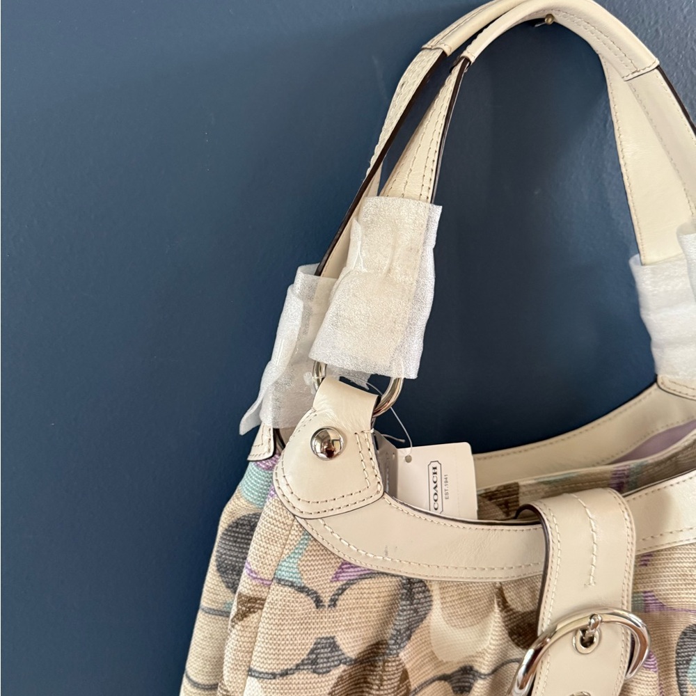 Coach Cream and Tan Shoulder Bag with Signature Pattern - Picture 4 of 11